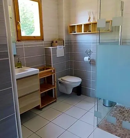 Le Shorten Bed & Breakfast 3*